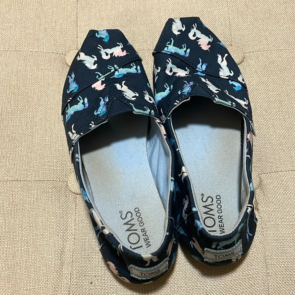 TOMS Alpargata women’s flats sz 5.5 blue with horses